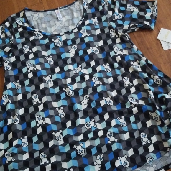 LuLaRoe Tops - Medium perfect t disney frozen snowgies